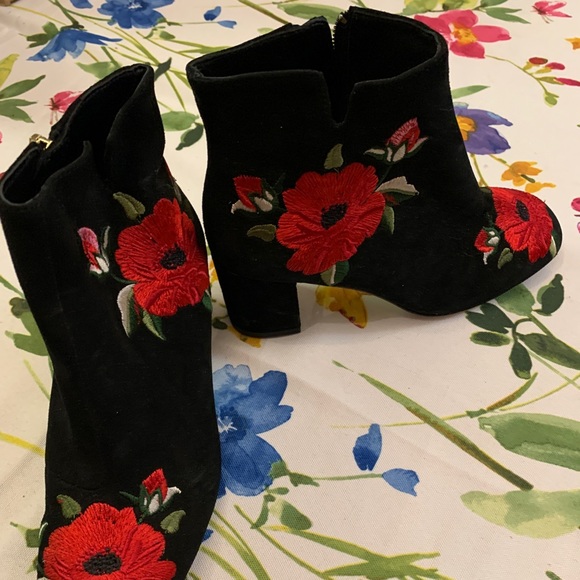 COPY - Kate Spade Floral Booties women’s size 5. - Picture 2 of 5